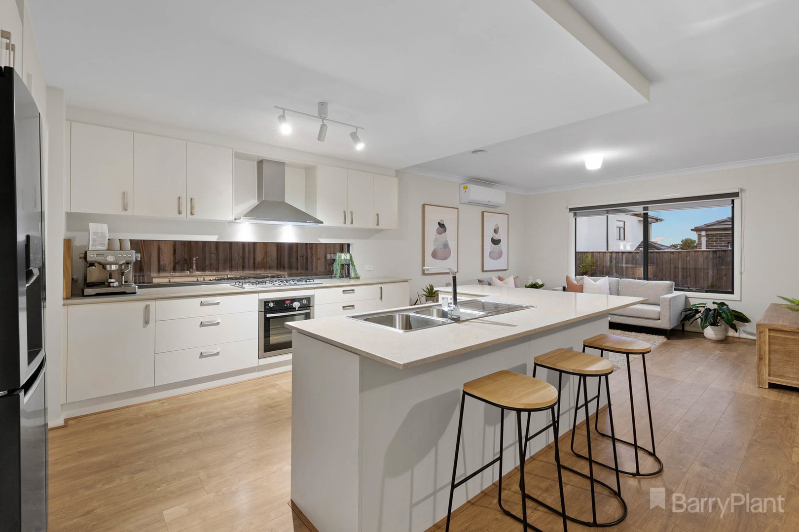 31 Ambleside Way, Officer, VIC 3809, Officer - Thumbnail 3