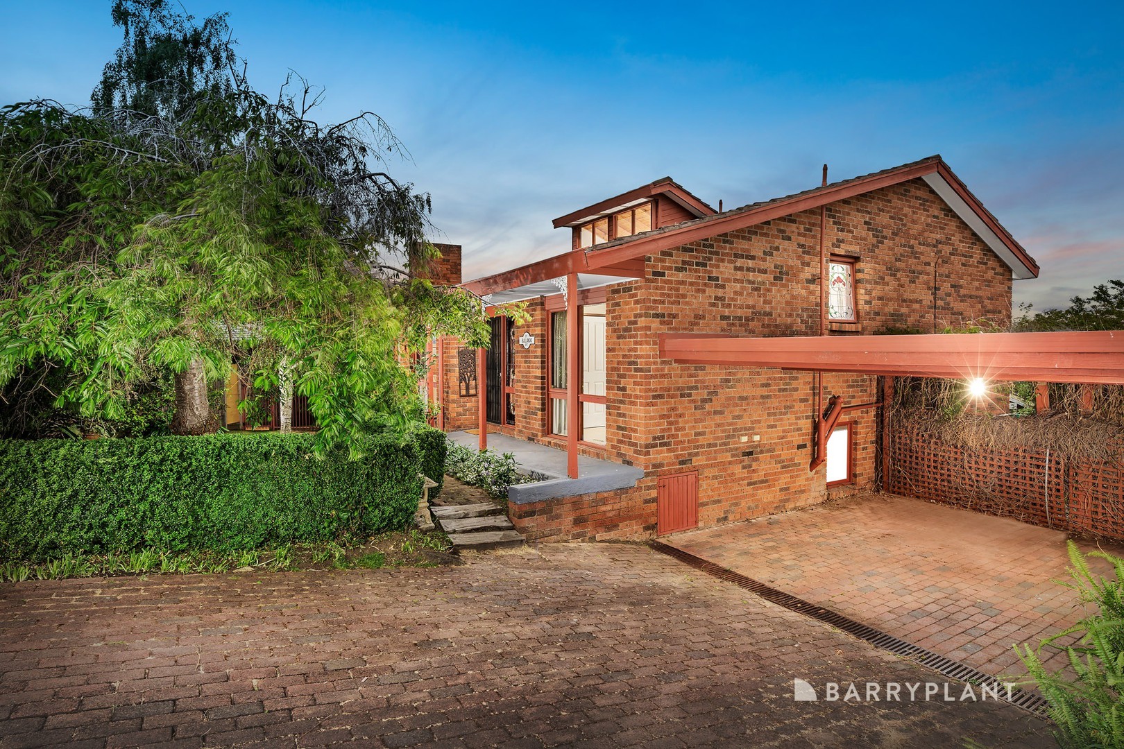 31 Bullanoo CourtGreensborough, VIC 3088, Greensborough - Thumbnail 2