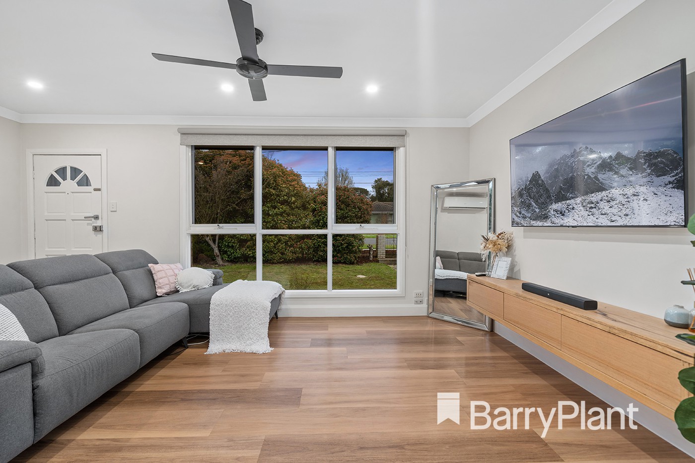 31 Cardigan Road, Mooroolbark, VIC 3138, Mooroolbark - Thumbnail 5