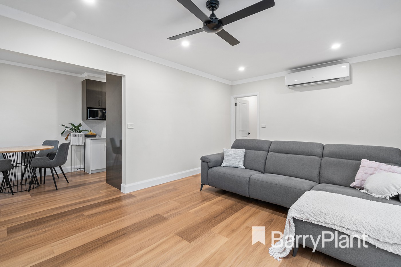 31 Cardigan Road, Mooroolbark, VIC 3138, Mooroolbark - Thumbnail 6