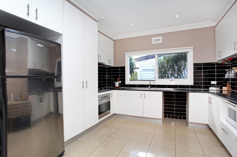 31 Chatsworth Avenue, Ardeer, VIC 3022, Ardeer - Thumbnail 2