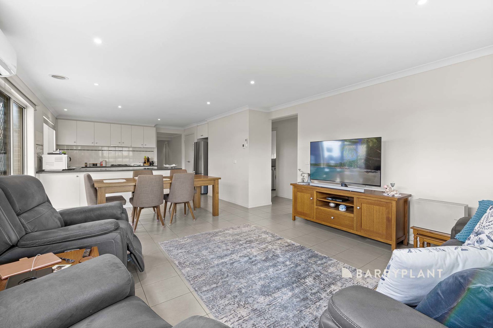 31 Chaucer Way, Drouin, VIC 3818, Drouin - Thumbnail 2