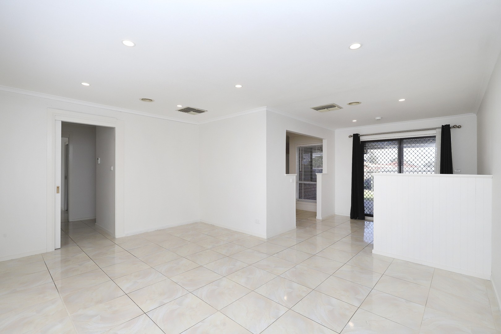 31 Cheleon Way, Kings Park, VIC 3021, Kings Park - Thumbnail 2