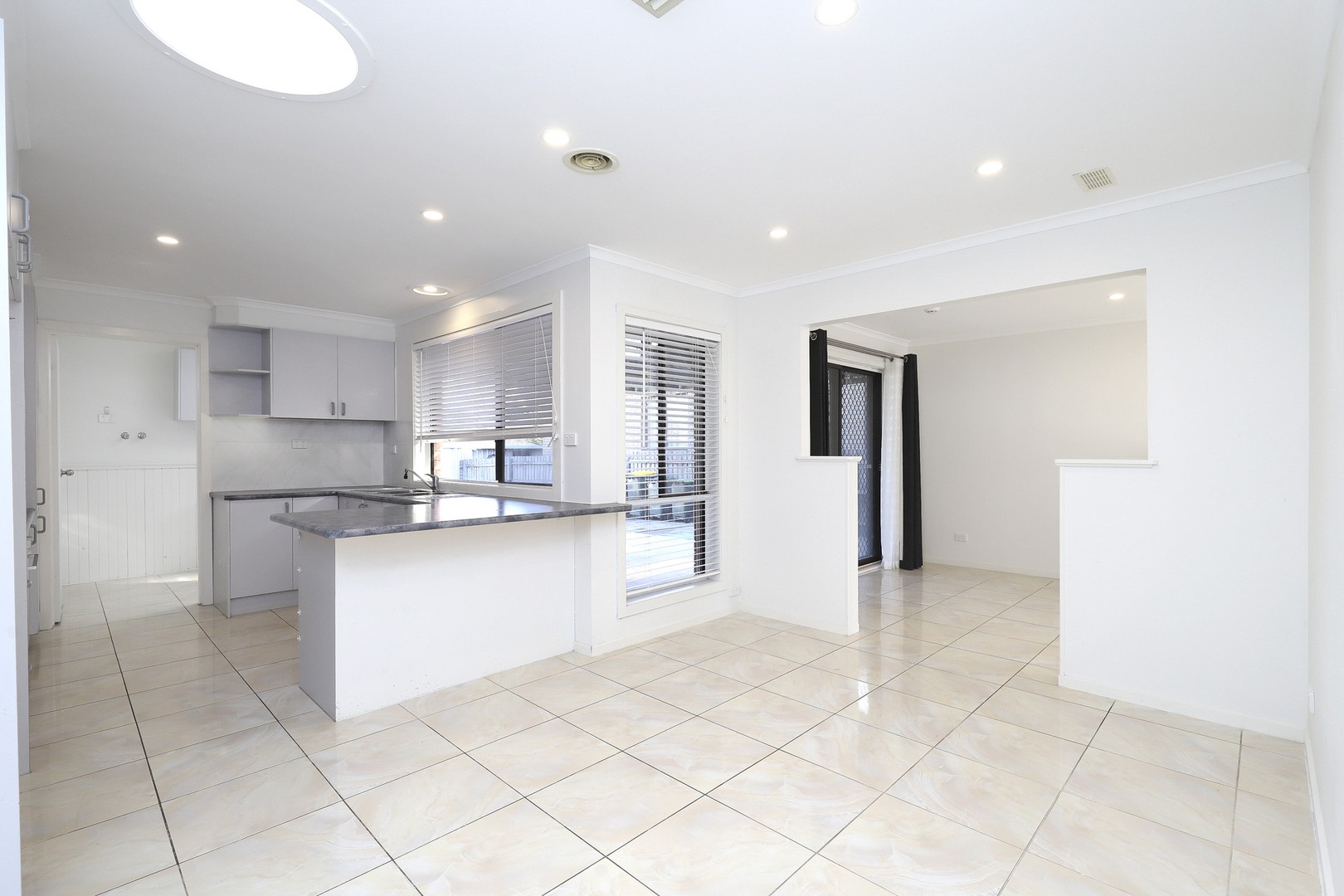 31 Cheleon Way, Kings Park, VIC 3021, Kings Park - Thumbnail 3