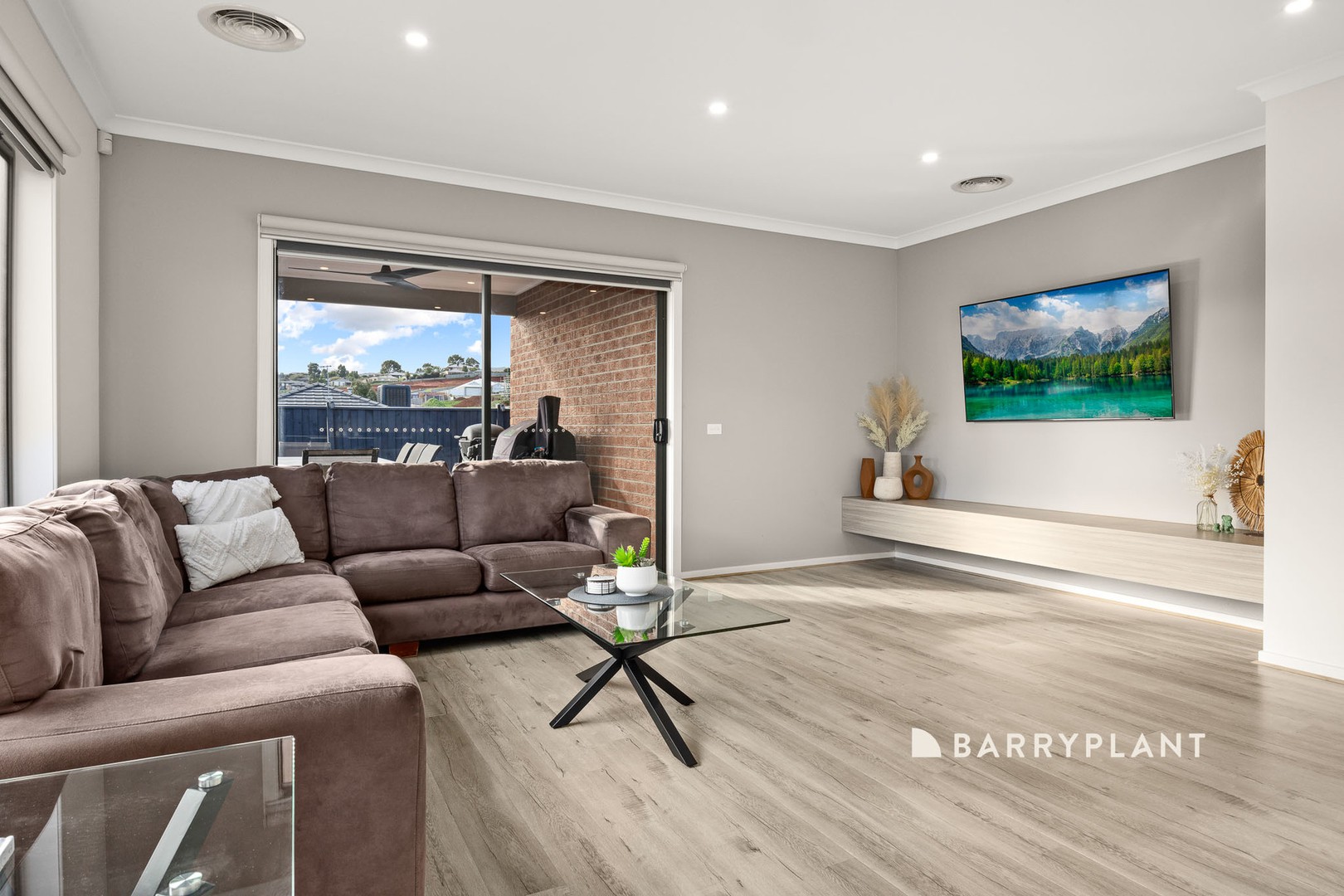 31 Cinnamon Street, Drouin, VIC 3818, Drouin - Thumbnail 3