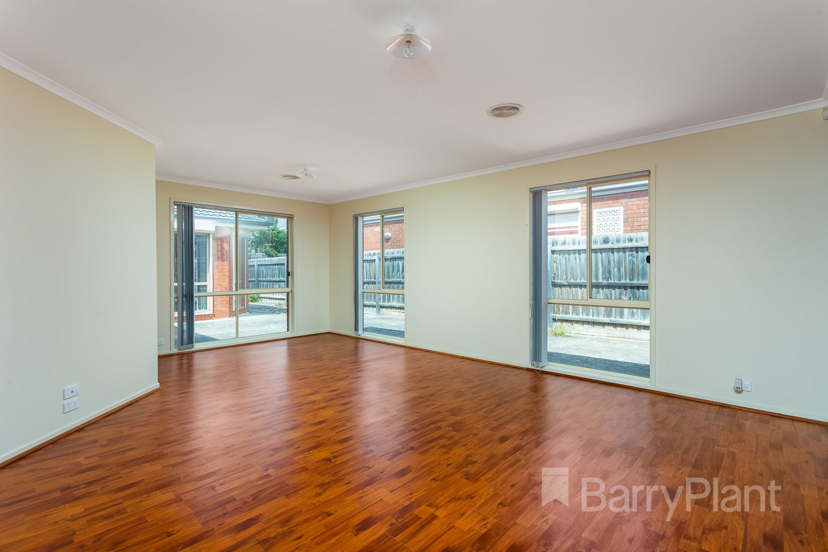 31 Copeland Crescent, Point Cook, VIC 3030 - Thumbnail 2 - 18/11/2025