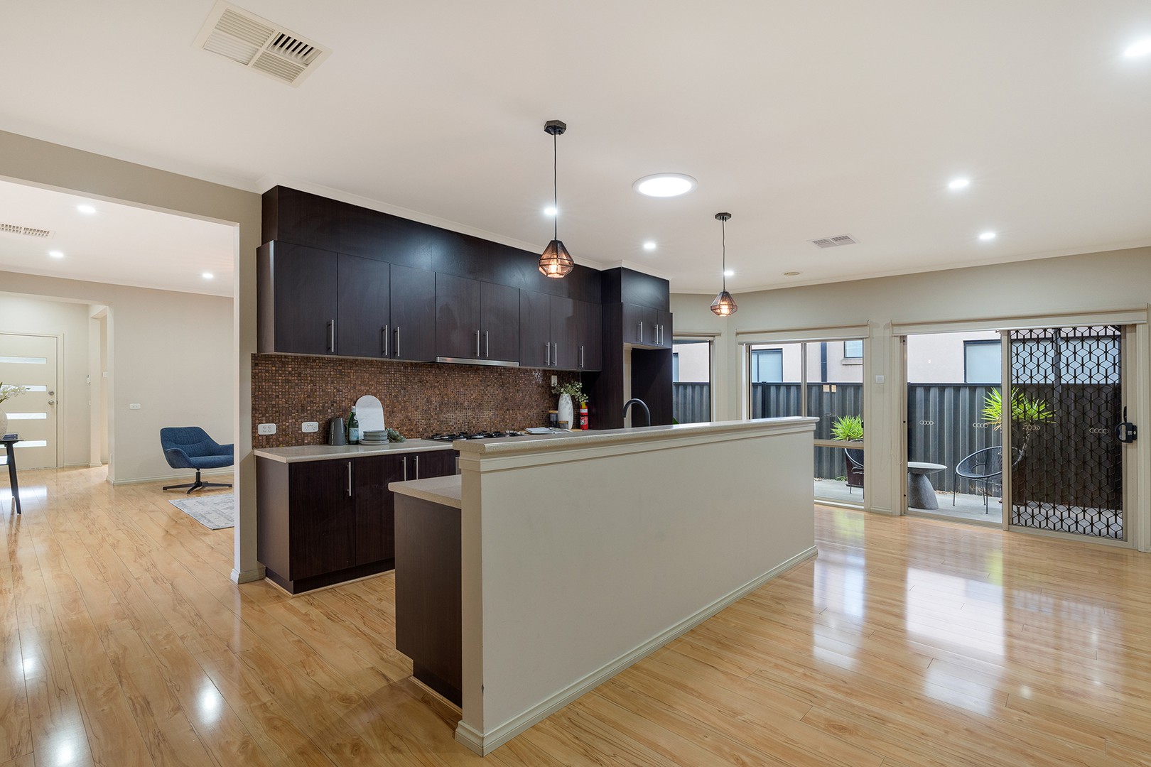 31 Coronet Avenue, Roxburgh Park, VIC 3064, Roxburgh Park - Thumbnail 3