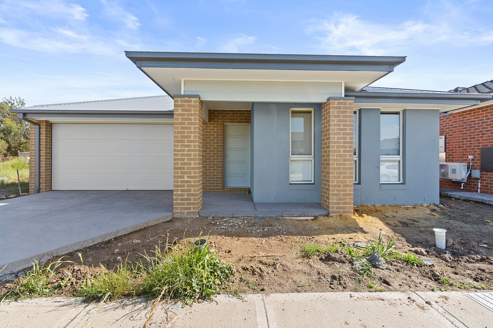 31 Dalhalla Circuit, Clyde North, VIC 3978 - Thumbnail 1 - 03/11/2023
