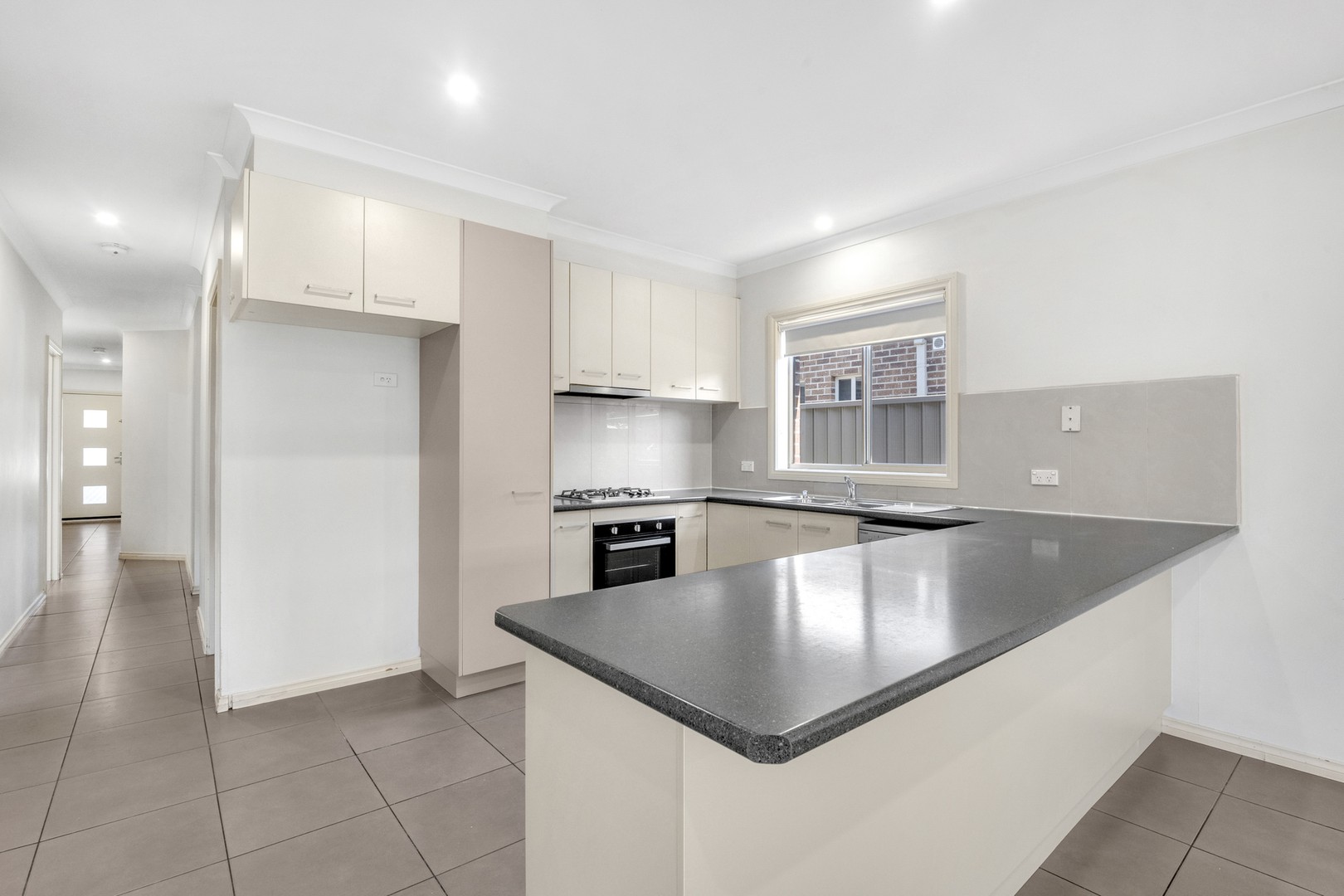 31 Flagstaff Loop, Craigieburn, VIC 3064 - Thumbnail 2 - 31/08/2026