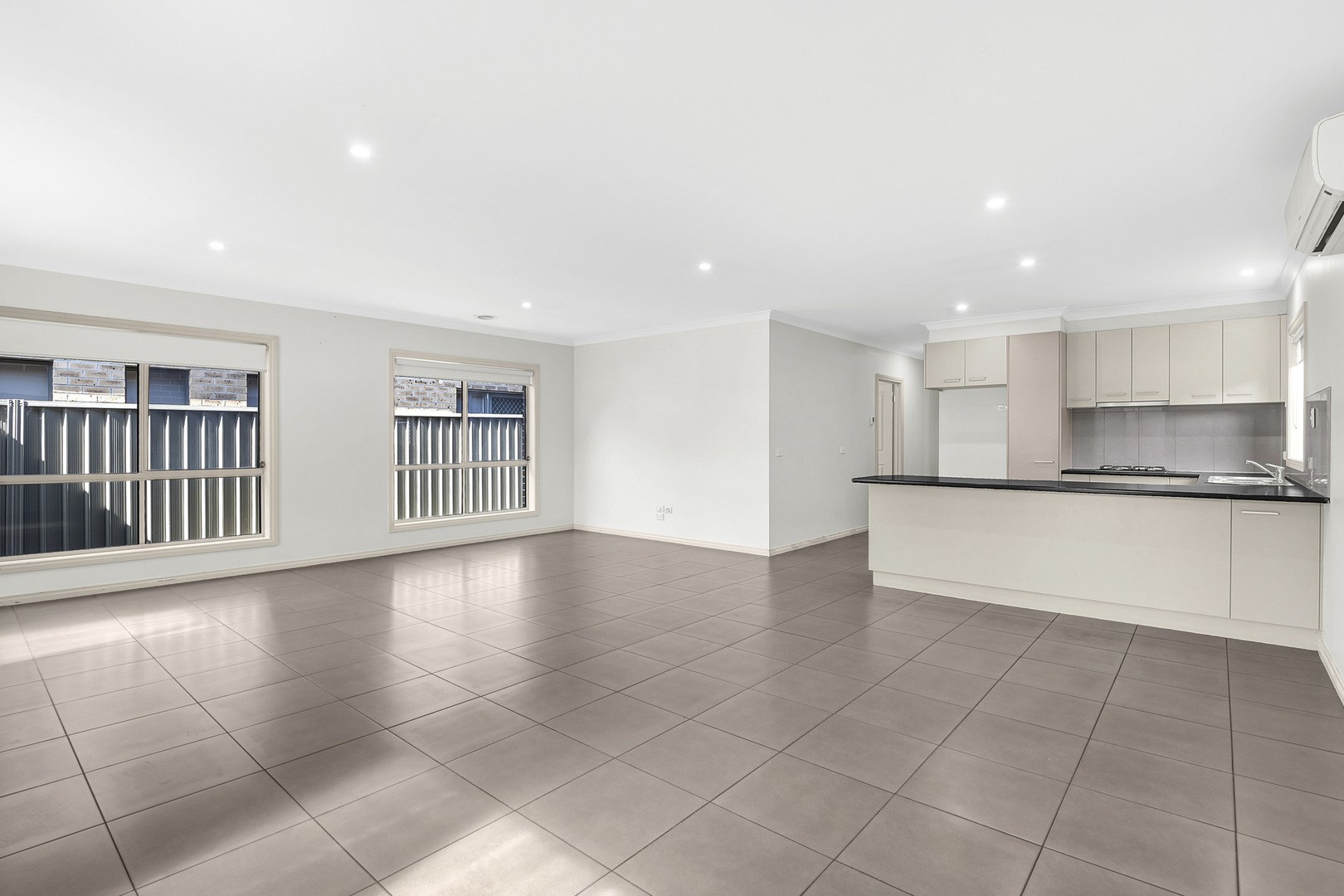 31 Flagstaff Loop, Craigieburn, VIC 3064, Craigieburn - Thumbnail 4
