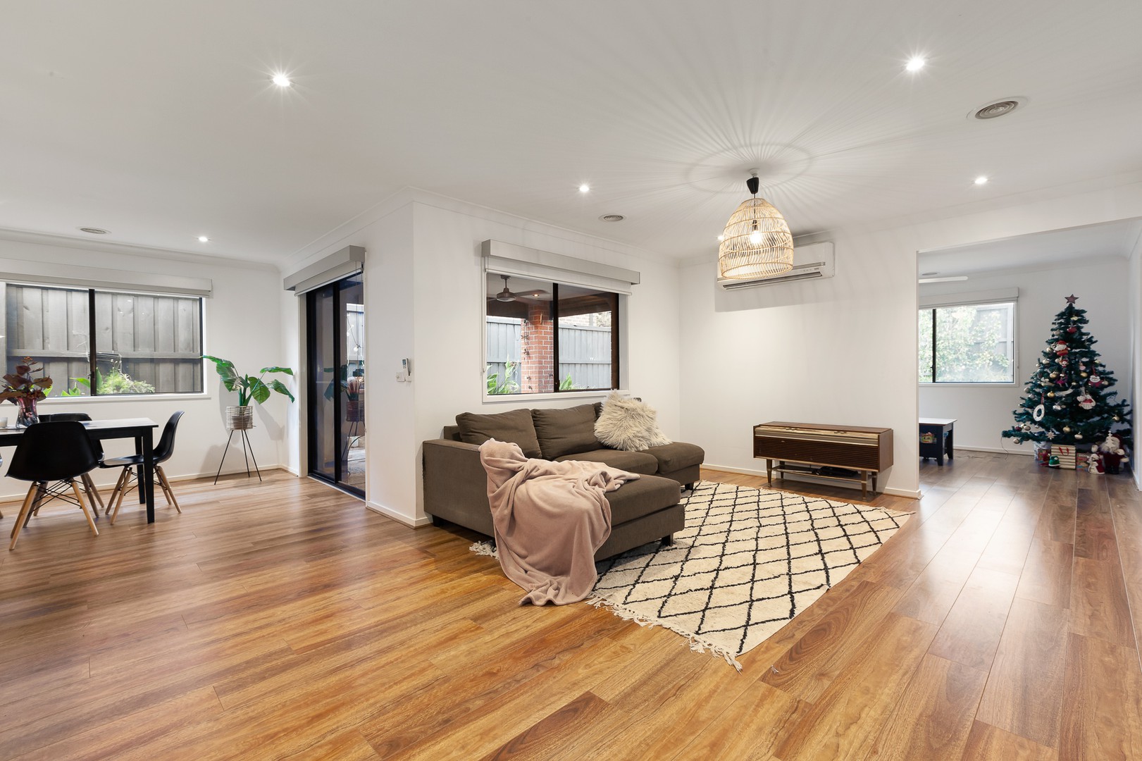 31 Gallivant Drive, Doreen, VIC 3754 - Thumbnail 2 - 01/12/2021