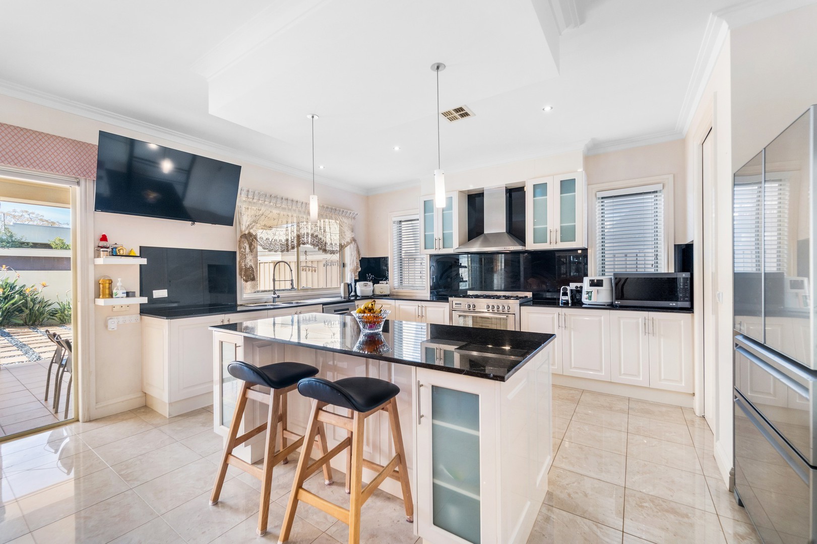 31 Gardenia Way, Caroline Springs, VIC 3023, Caroline Springs - Thumbnail 2
