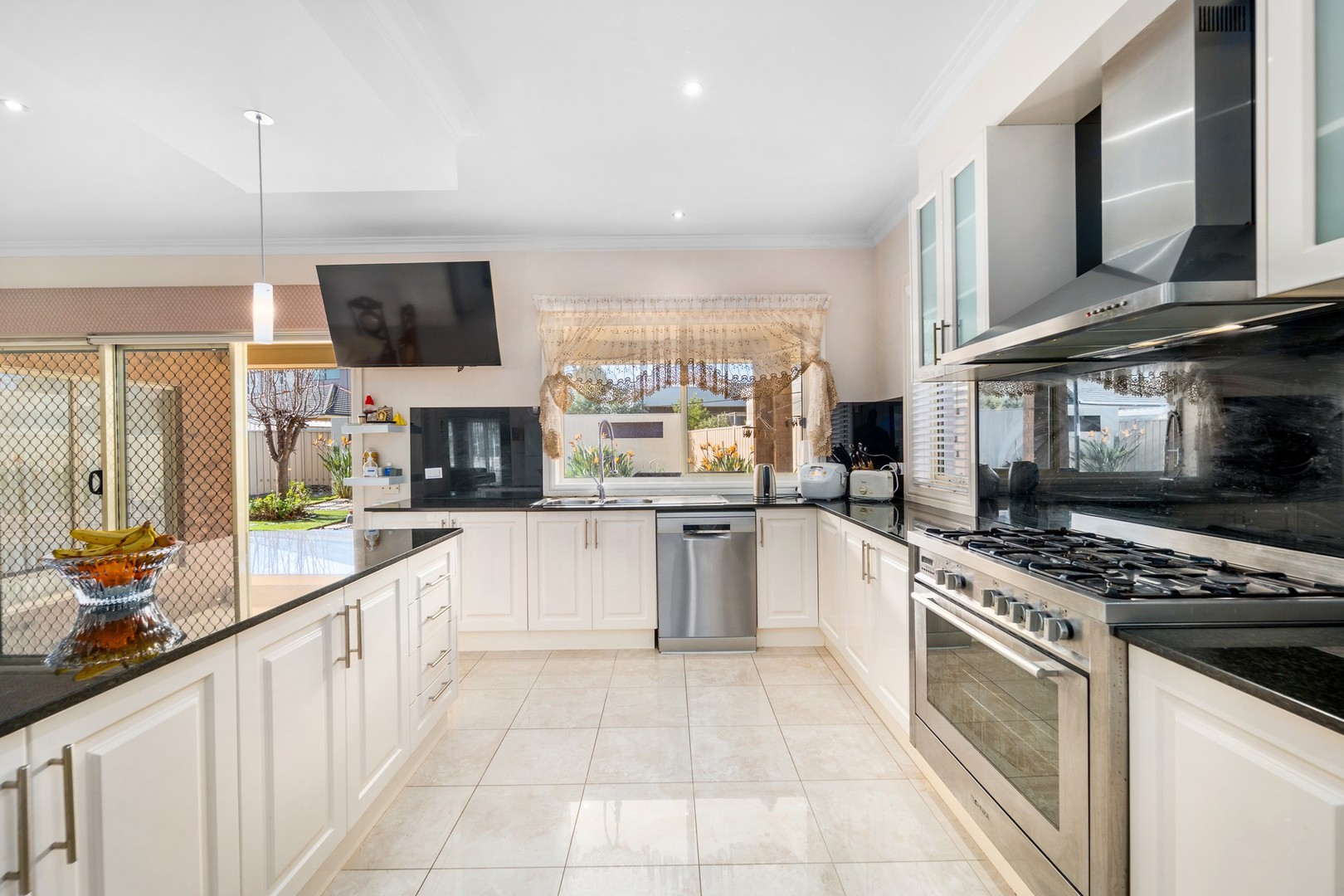 31 Gardenia Way, Caroline Springs, VIC 3023, Caroline Springs - Thumbnail 3