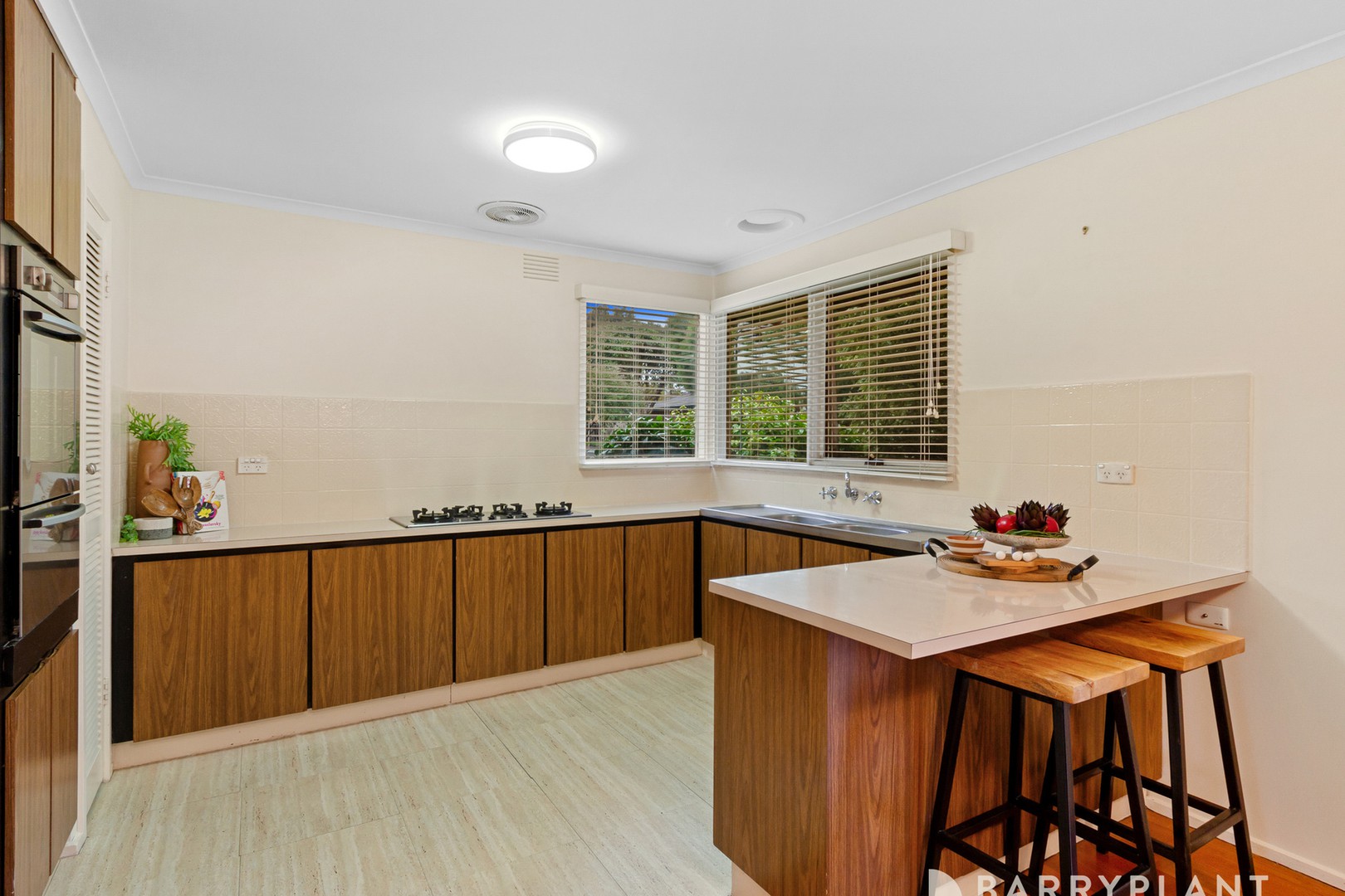 31 Glen Barry Road, Wantirna, VIC 3152, Wantirna - Thumbnail 3