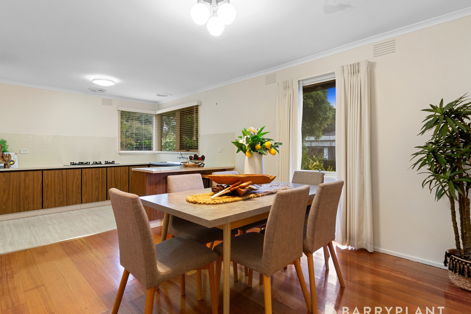 31 Glen Barry Road, Wantirna, VIC 3152, Wantirna - Thumbnail 4