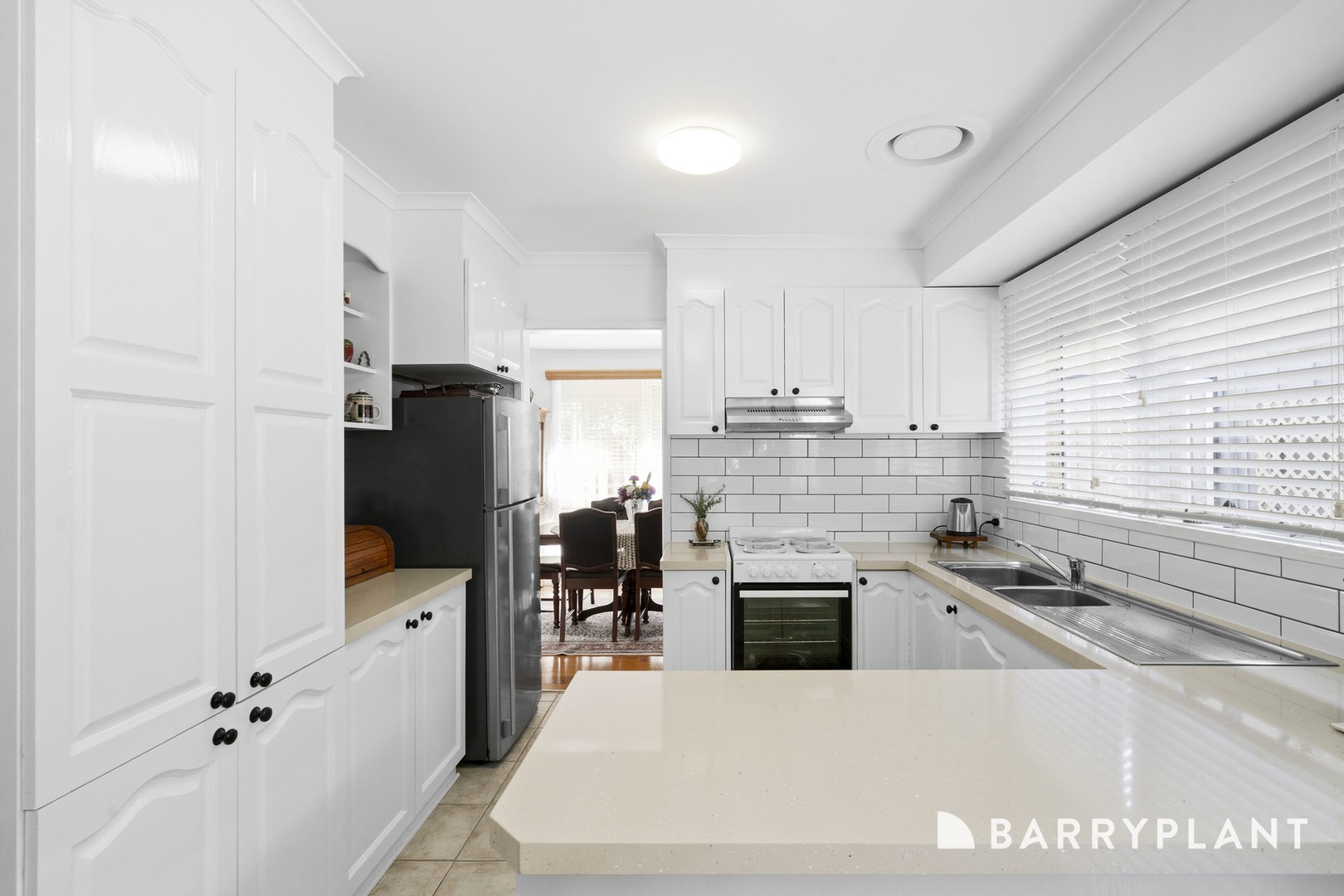 31 Hall Avenue, Altona Meadows, VIC 3028, Altona Meadows - Thumbnail 3