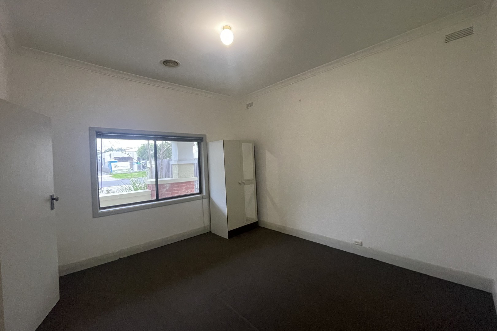 31 Harbury Street, Reservoir, VIC 3073 - Thumbnail 2 - 19/03/2026