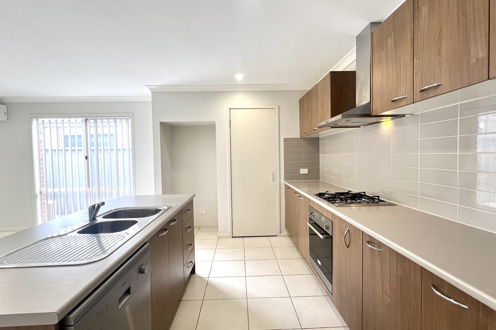 31 Hatfield Place, Deer Park, VIC 3023, Deer Park - Thumbnail 2