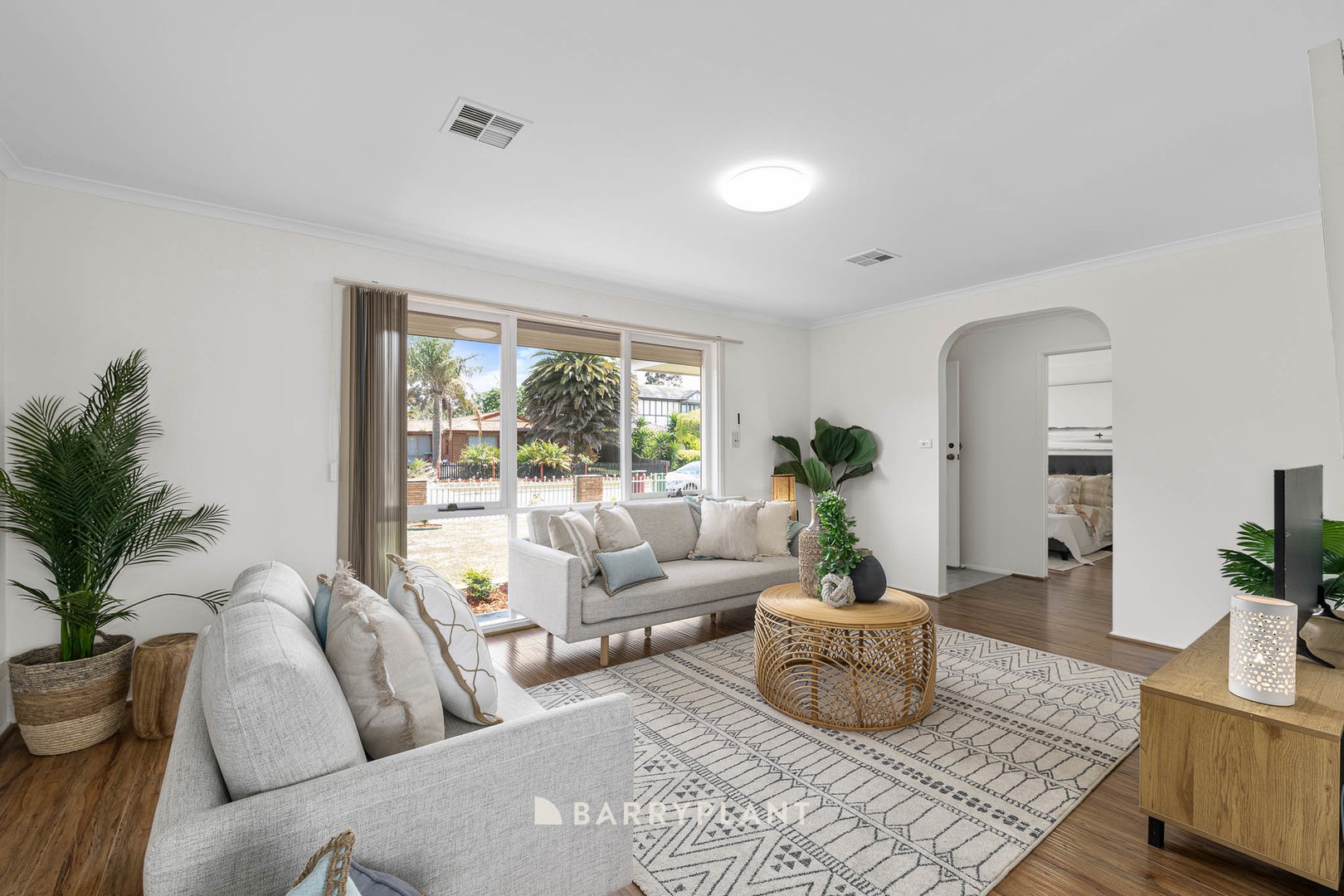 31 Ireland Avenue, Narre Warren, VIC 3805, Narre Warren - Thumbnail 2