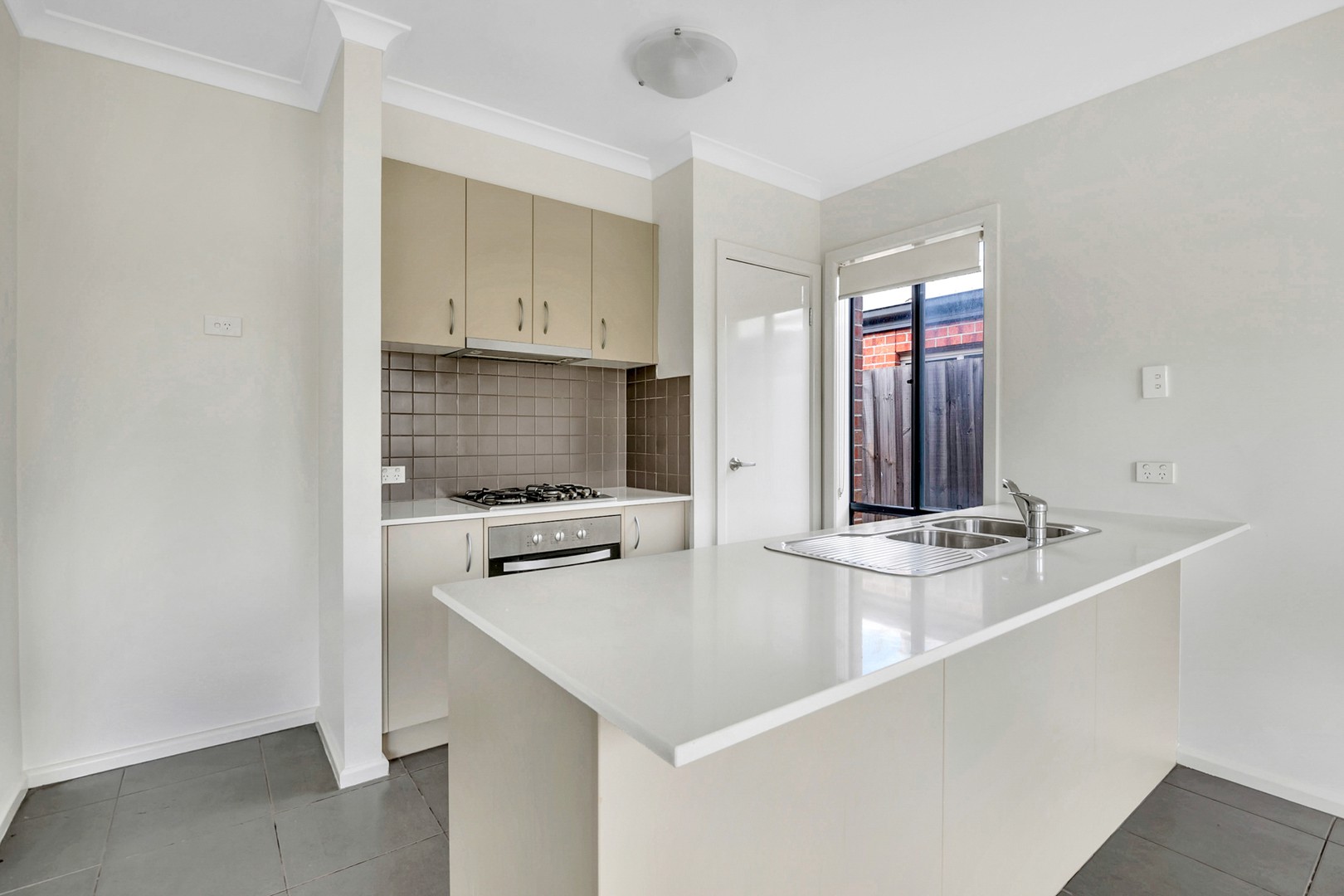 31 Kernan Court, Craigieburn, VIC 3064, Craigieburn - Thumbnail 3
