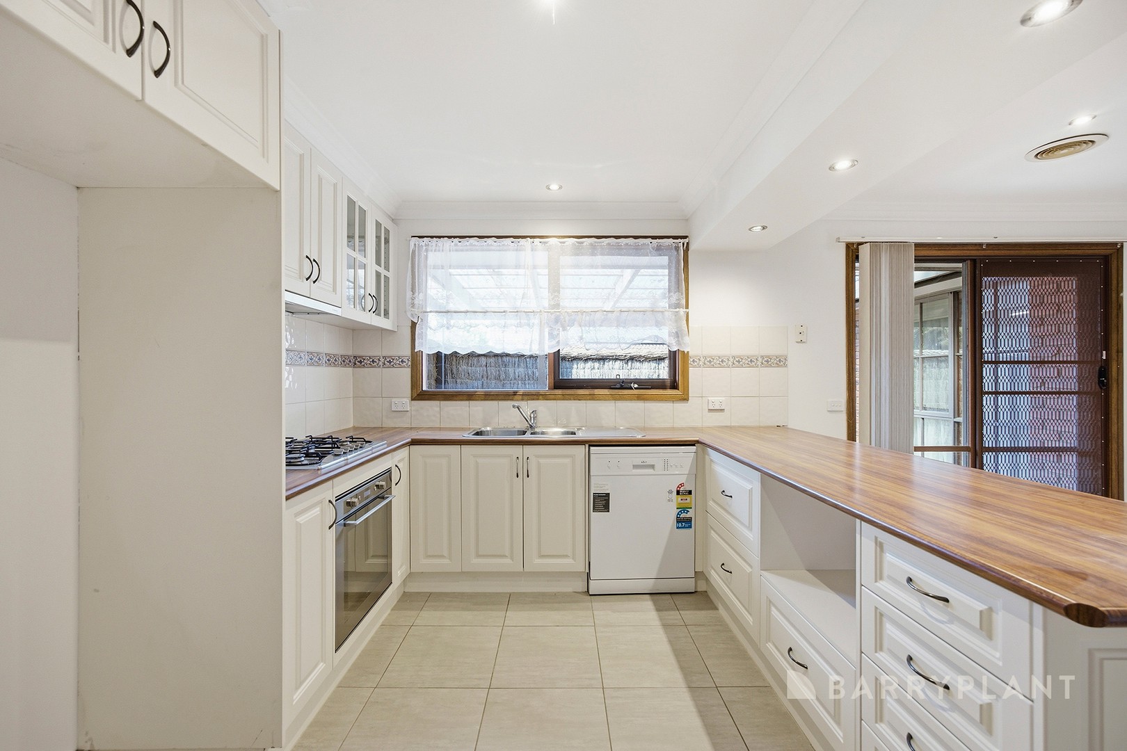 31 Kingston Avenue, Pakenham, VIC 3810, Pakenham - Thumbnail 5