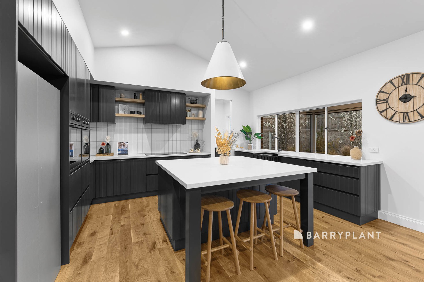 31 Longview Road, Warragul, VIC 3820 - Thumbnail 2 - 10/09/2024