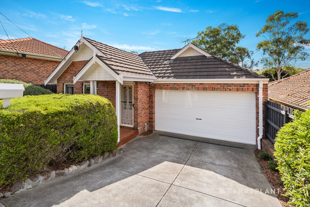 31 Luck Street, Eltham, VIC 3095 - Thumbnail 2 - 02/05/2025