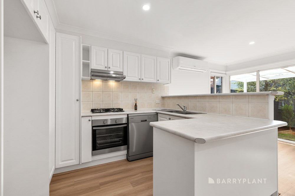 31 Luck Street, Eltham, VIC 3095, Eltham - Thumbnail 4