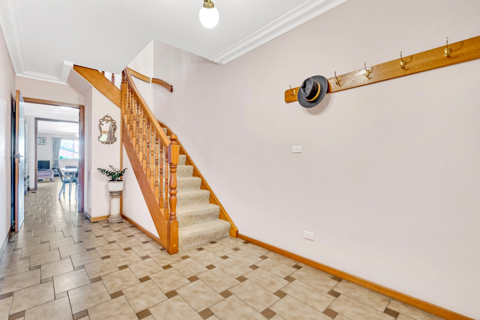 31 Manoel Avenue, Reservoir, VIC 3073, Reservoir - Thumbnail 2