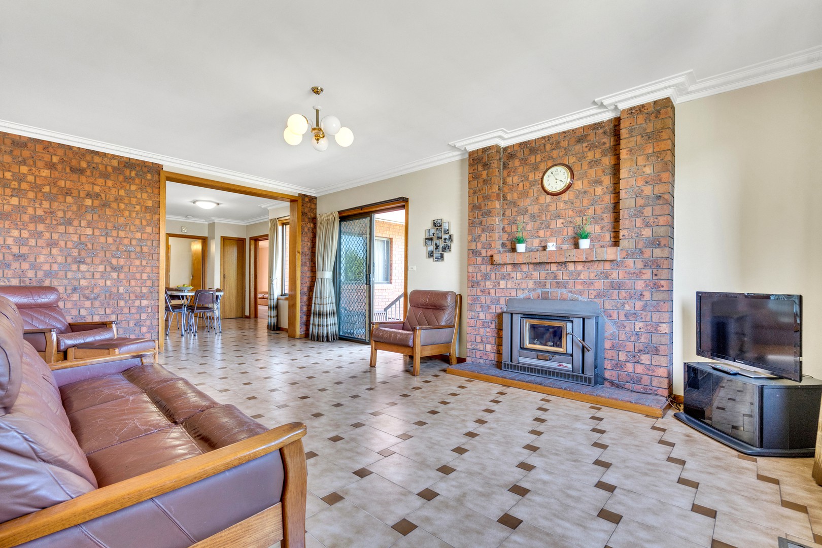 31 Manoel Avenue, Reservoir, VIC 3073, Reservoir - Thumbnail 8
