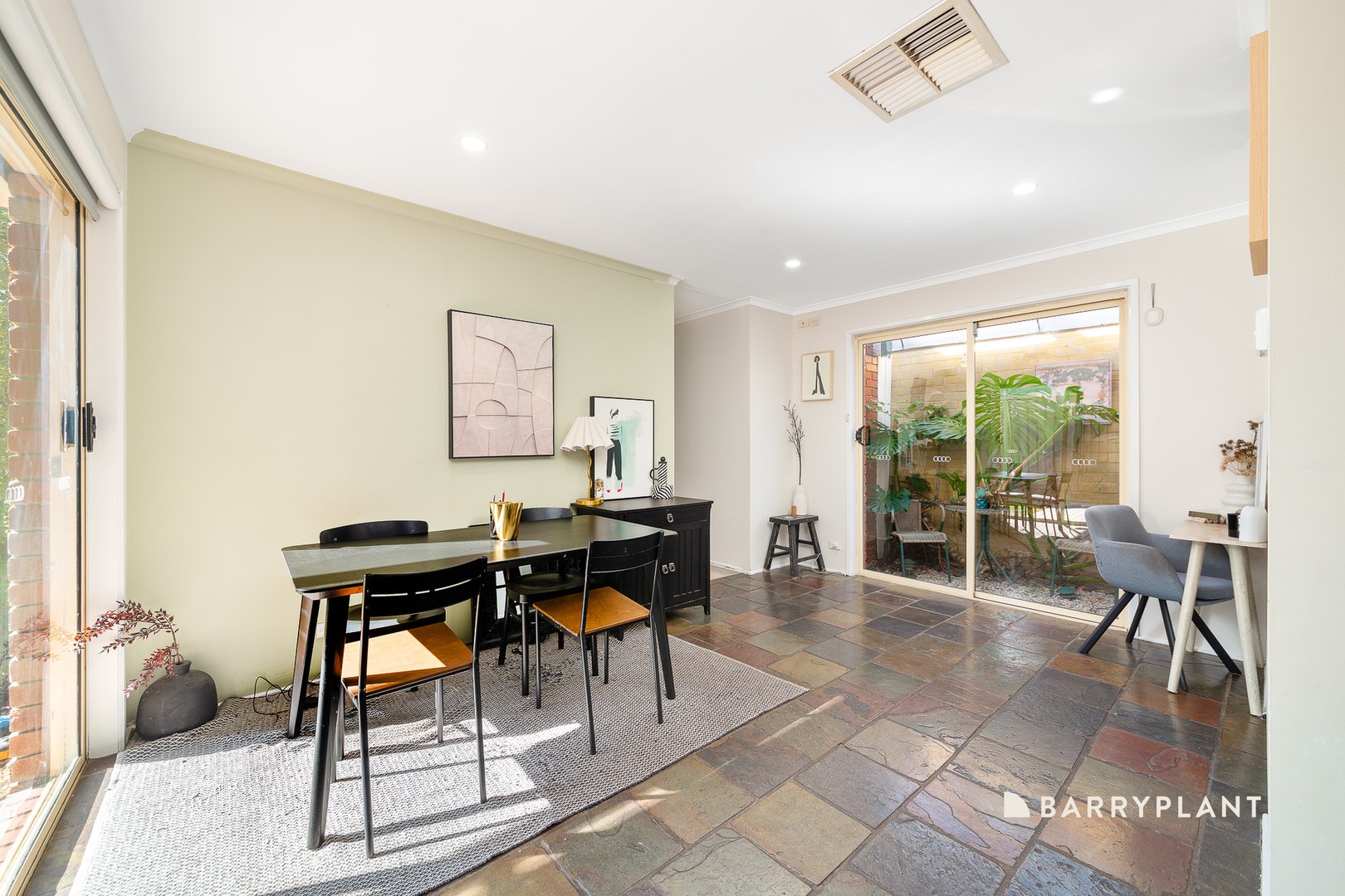 31 Matthews Crescent, Roxburgh Park, VIC 3064, Roxburgh Park - Thumbnail 4