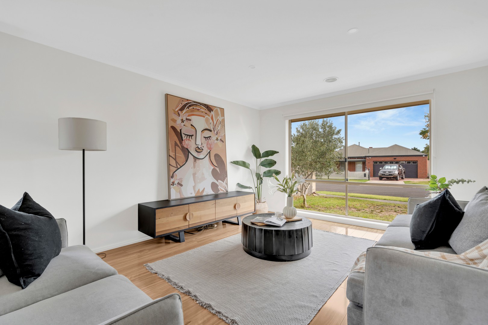 31 Mossgiel Avenue, Greenvale, VIC 3059 - Thumbnail 2 - 05/02/2025