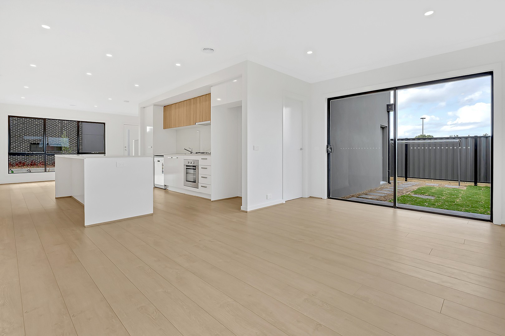 31 Nautical Crescent, Craigieburn, VIC 3064, Craigieburn - Thumbnail 6