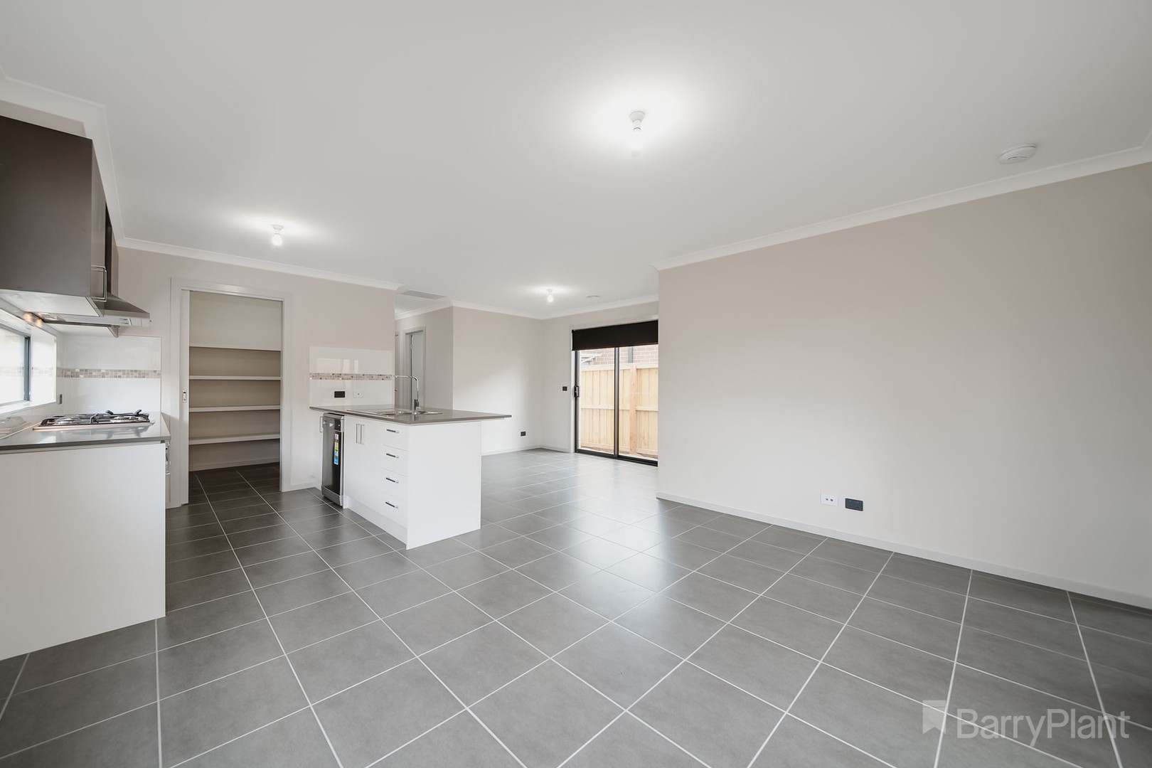 31 Newbury Street, Pakenham, VIC 3810, Pakenham - Thumbnail 3
