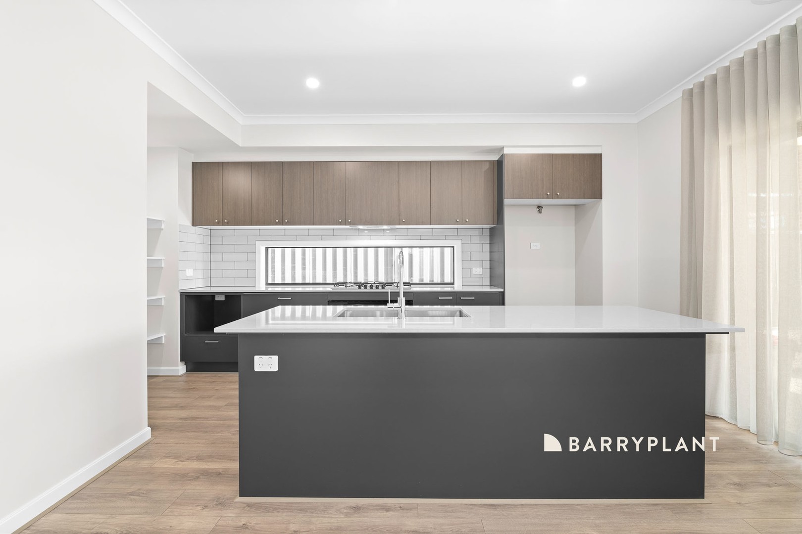 31 Orana Boulevard, Clyde North, VIC 3978, Clyde North - Thumbnail 3