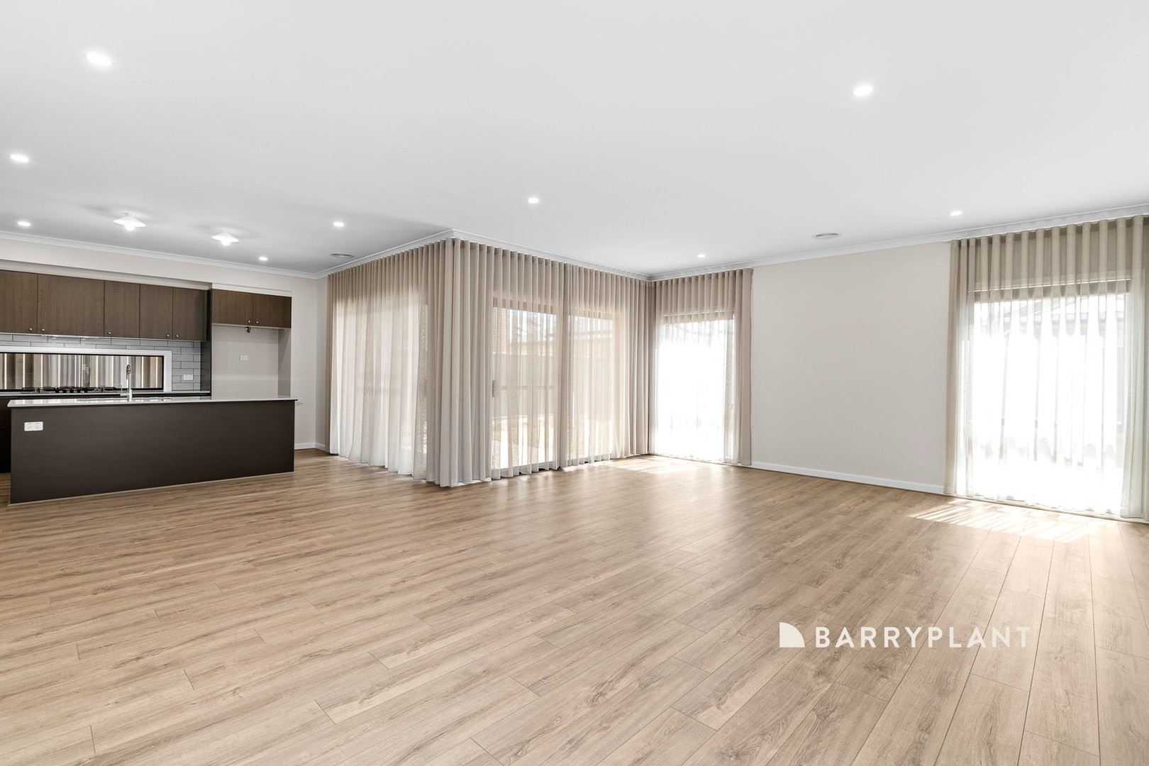 31 Orana Boulevard, Clyde North, VIC 3978, Clyde North - Thumbnail 5
