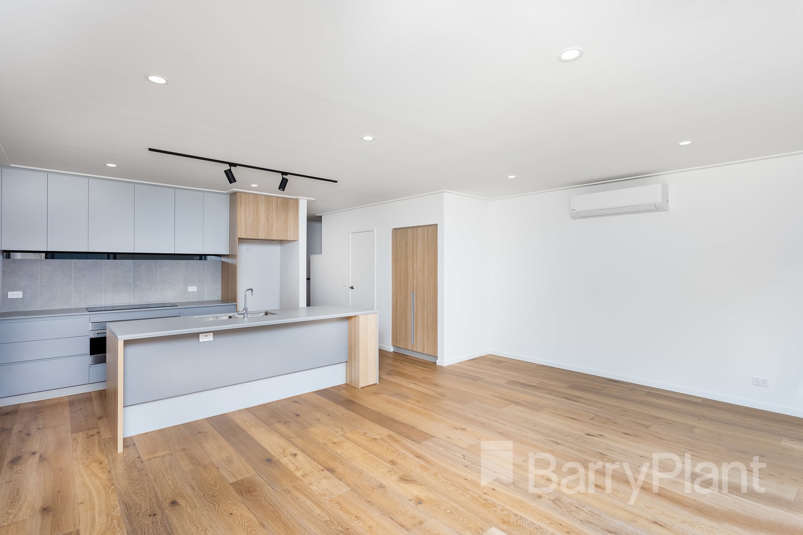 31 Phoenix Road, Altona North, VIC 3025, Altona North - Thumbnail 2