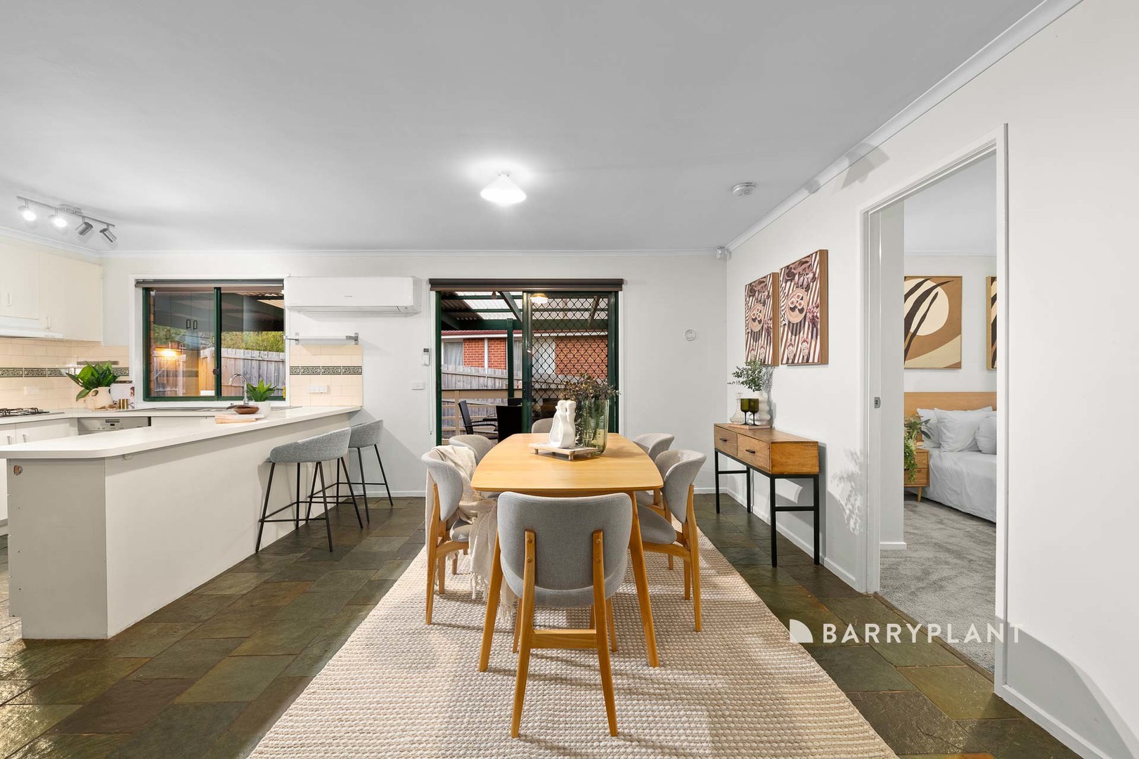 31 Pirra Place, Narre Warren, VIC 3805 - Thumbnail 2 - 12/03/2025