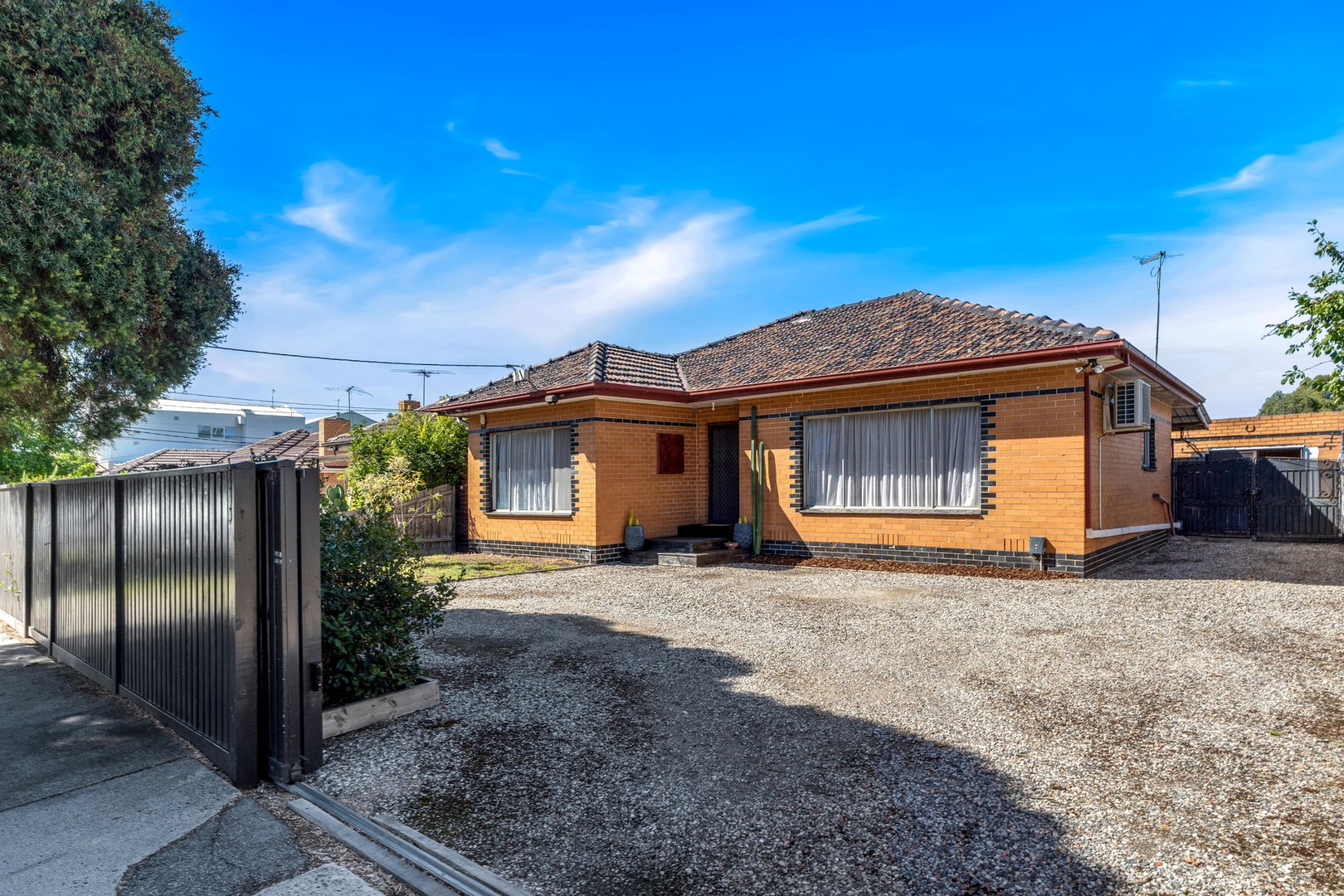 31 Rathcown Road, Reservoir, VIC 3073 - Thumbnail 2 - 20/02/2025