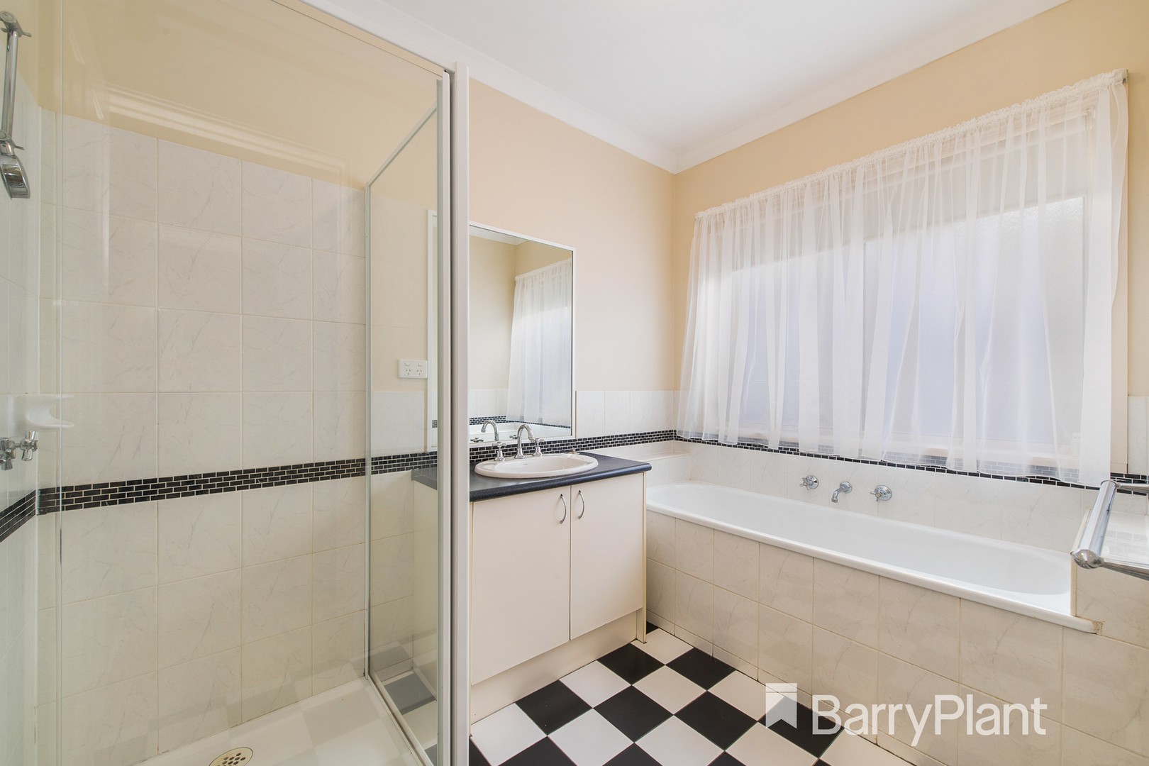 31 Retford Close, Werribee, VIC 3030, Werribee - Thumbnail 3