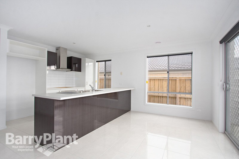 31 Rockford Street, Pakenham, VIC 3810 - Thumbnail 2 - 13/06/2024