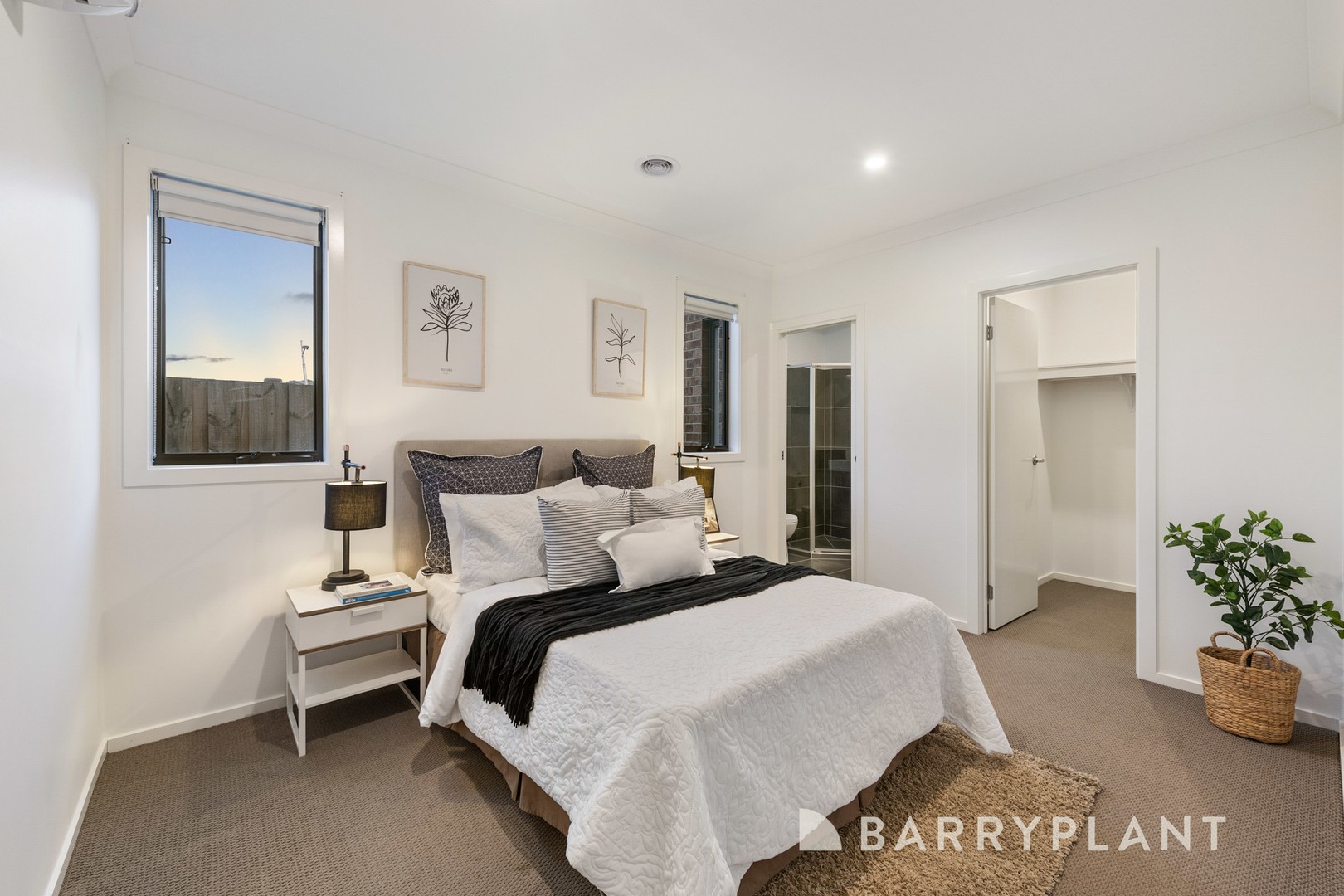 31 Rohab Crescent, Mount Cottrell, VIC 3024 - Thumbnail 2 - 17/11/2023