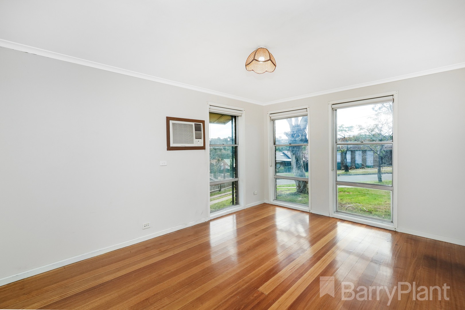 31 Rosebud Crescent, Broadmeadows, VIC 3047, Broadmeadows - Thumbnail 3