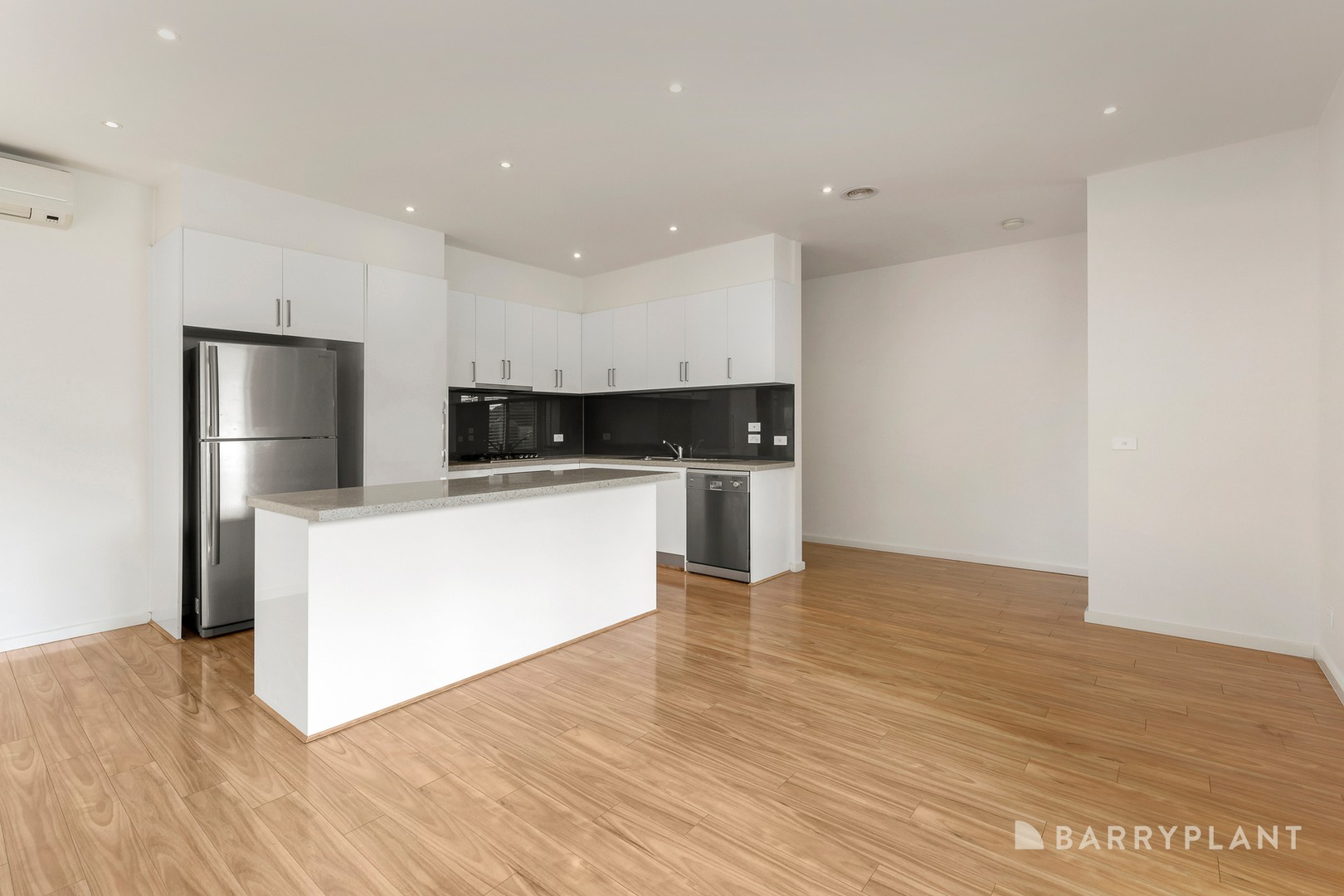 31 Somerlayton Crescent, Fawkner, VIC 3060, Fawkner - Thumbnail 4