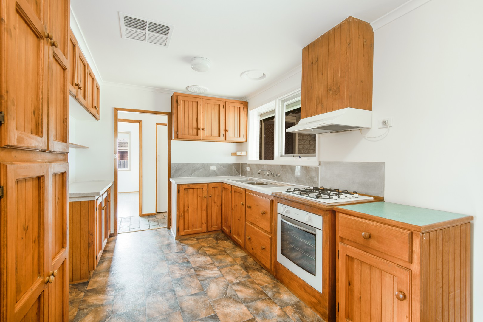 31 Talona Crescent, Corio, VIC 3214, Corio - Thumbnail 2