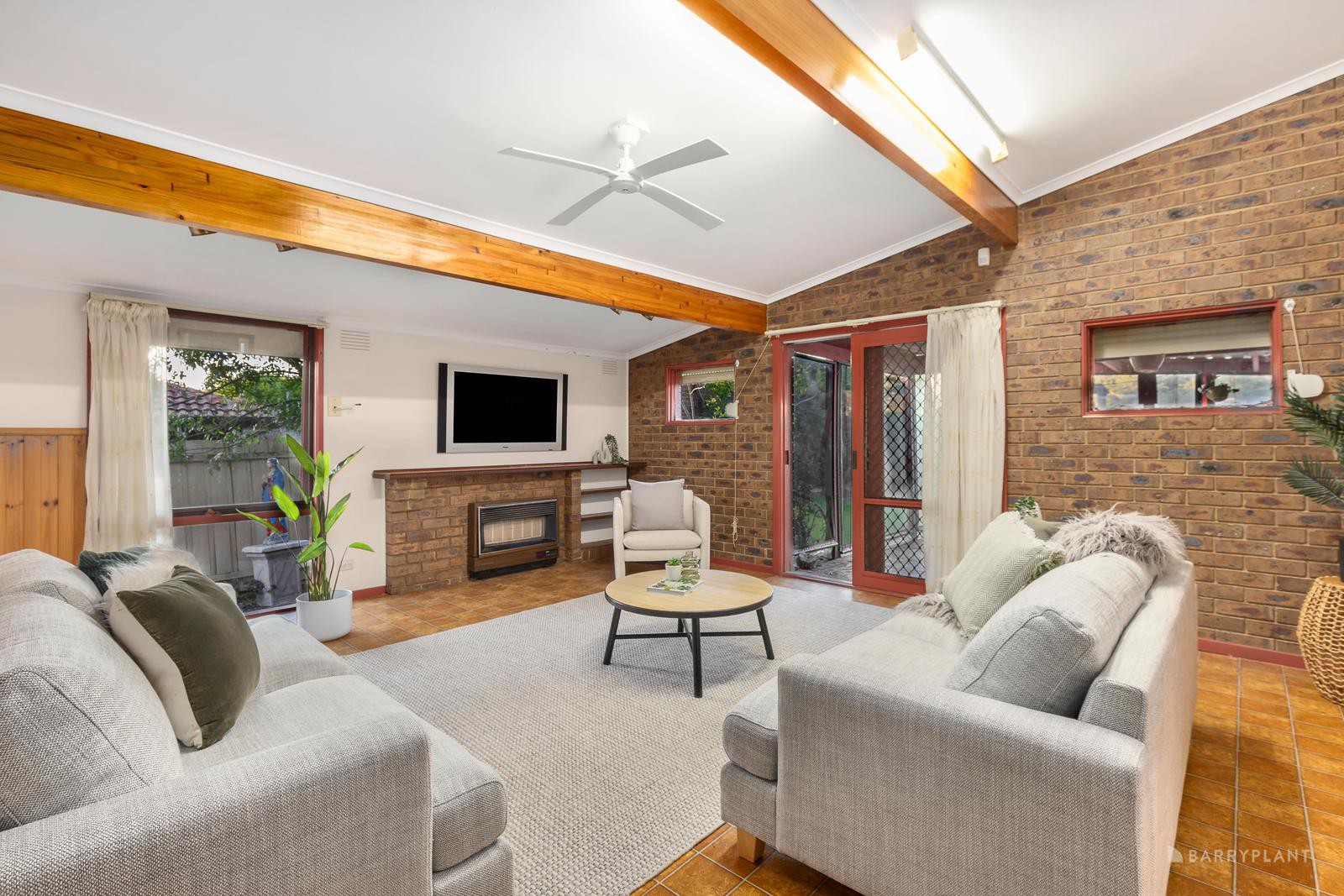 31 Tamboon Drive, Rowville, VIC 3178 - Thumbnail 2 - 12/01/2024