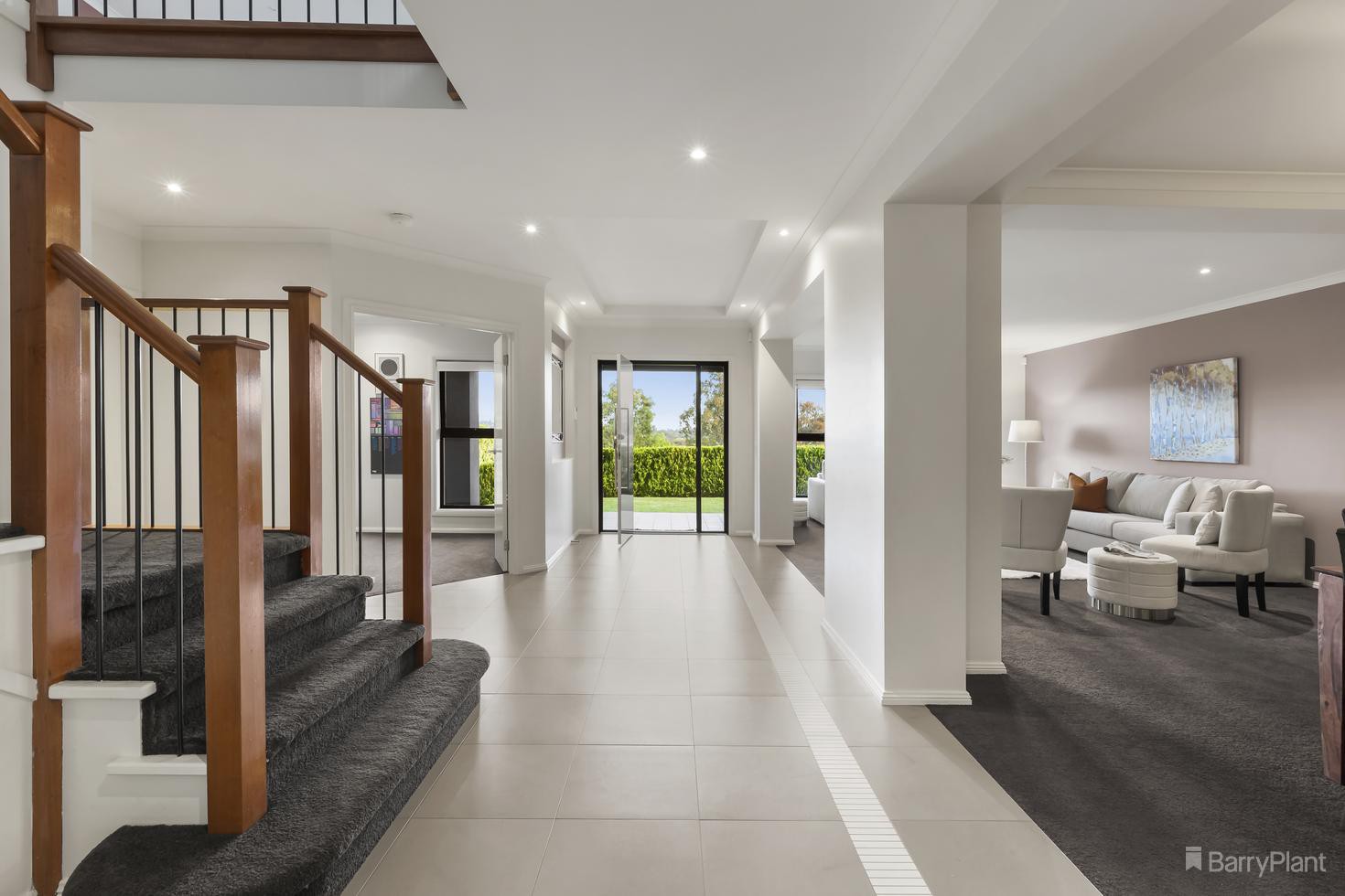 31 Tanbridge Way, Warranwood, VIC 3134, Warranwood - Thumbnail 2