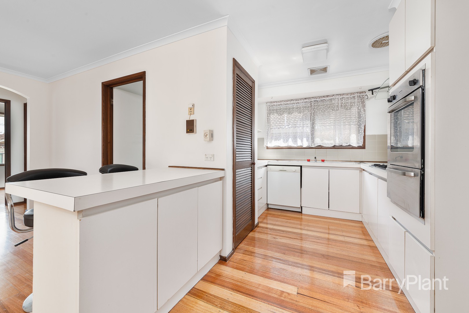 31 Tatlow Drive, Epping, VIC 3076, Epping - Thumbnail 3