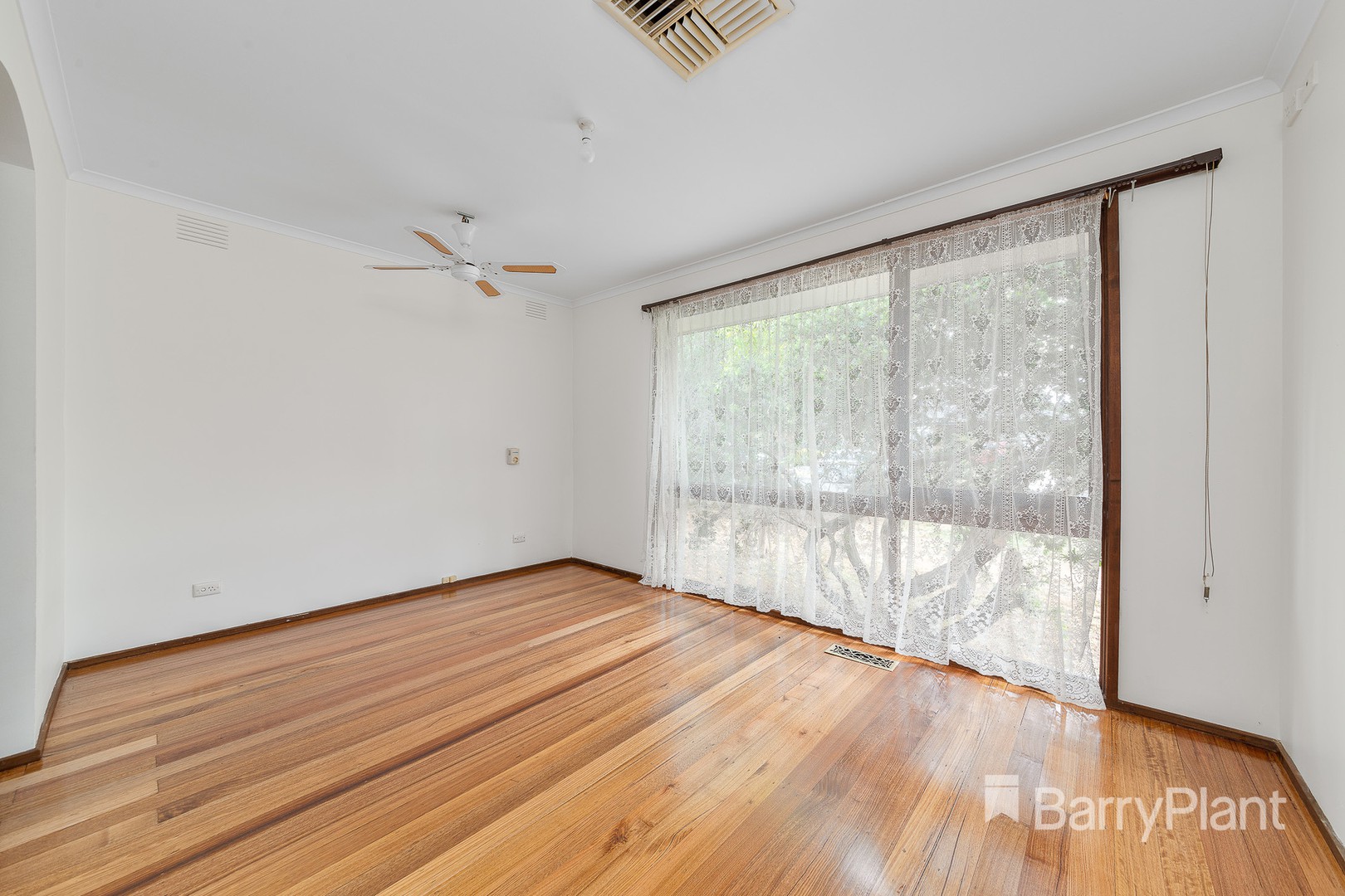 31 Tatlow Drive, Epping, VIC 3076, Epping - Thumbnail 5