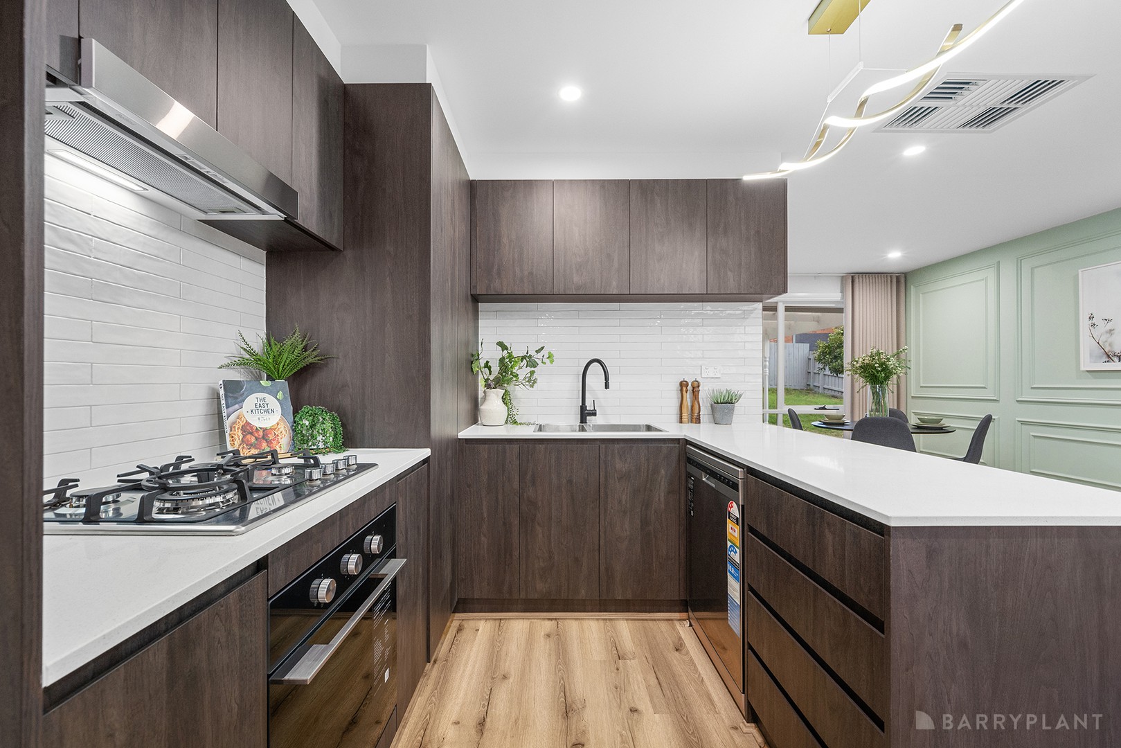 31 Thomas Mitchell Drive, Endeavour Hills, VIC 3802, Endeavour Hills - Thumbnail 4
